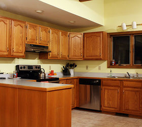 color for kitchen wall with oak cabinet