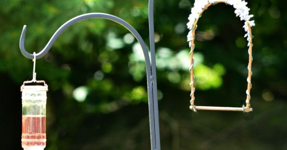 How to Make a Whimsical Hummingbird Perch | Hometalk