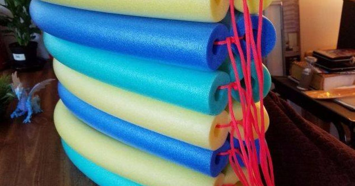 How to Make a DIY Pool Noodle Flower Float For Ultimate Pool Lazing ...