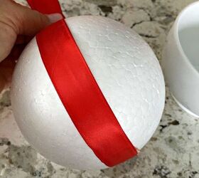 Make a Christmas Kissing Ball | Hometalk