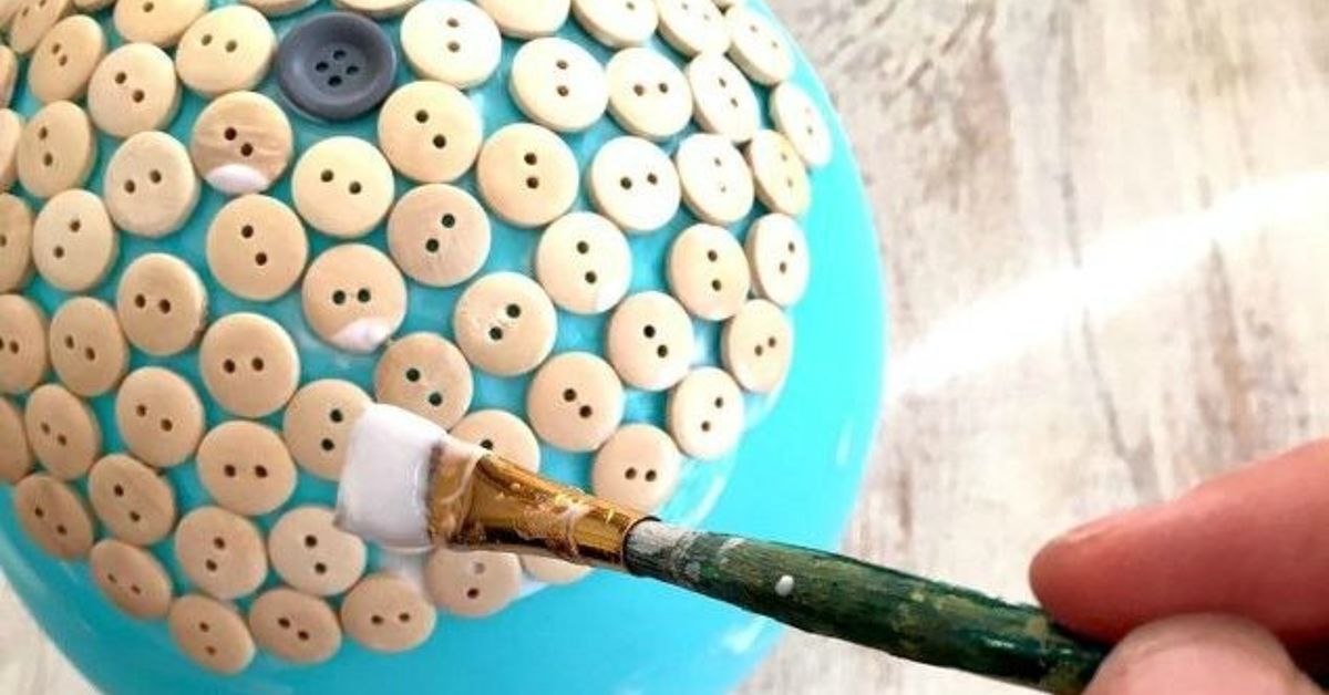 15 quick and easy gift ideas using buttons | Hometalk