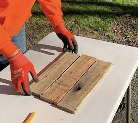 Why people are putting pallets on top of their trees