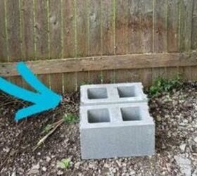 Use 2 cinder blocks for this brilliant outdoor organizing idea