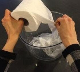 She shreds toilet paper into a bowl of water for this amazing spring idea