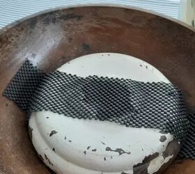 Tape a plate inside a bowl to copy this gorgeous tabletop idea