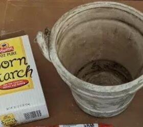 Why you should cover your old planters in corn starch this week