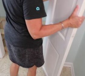 Homeowner removes her closet doors & uses them <em>inside</em> her closet instead