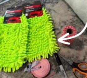 She fills 2 car wash mitts with stuffing for this brilliant winter hack