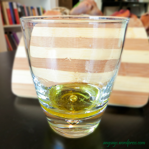 all natural wood polish, cleaning tips, go green, Mix equal parts olive oil and vinegar