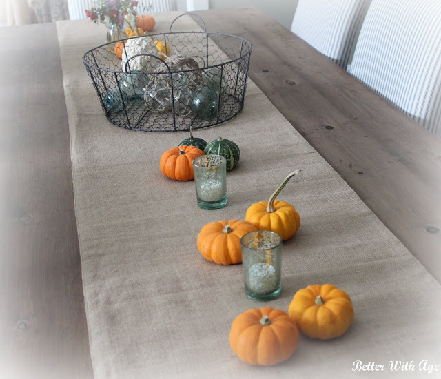 thanksgiving tablescape, seasonal holiday d cor, thanksgiving decorations, Simple small pumpkins add so much to a tablescape