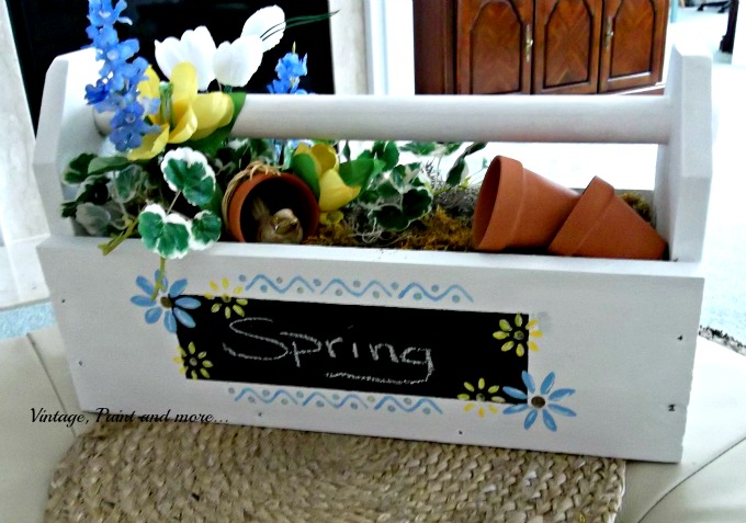 toolbox to spring centerpiece, repurposing upcycling, seasonal holiday d cor, A small chalkboard label with stenciling surrounding it