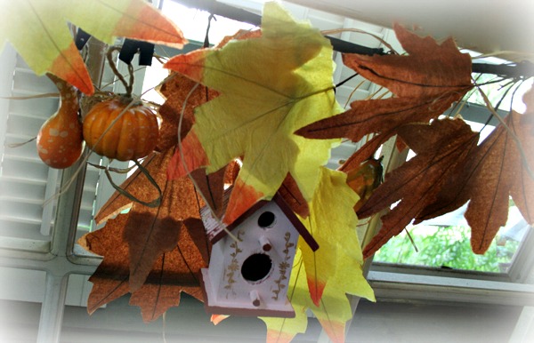 dollar store autumn garland, crafts, seasonal holiday decor, Finished garland close up