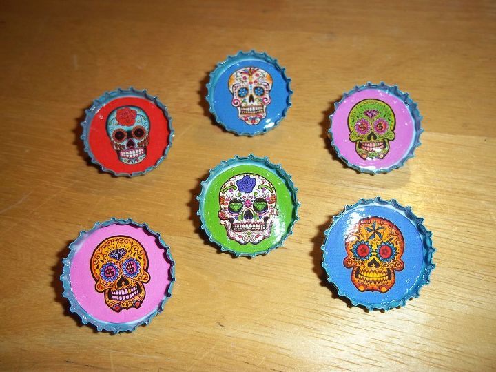 bottle cap projects, crafts, Sugar Skull Magnets
