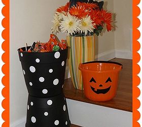 DIY polka dot flower pots for Halloween