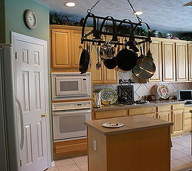 painted two toned kitchen cabinets, home decor, kitchen cabinets, kitchen design, kitchen island, Before photo