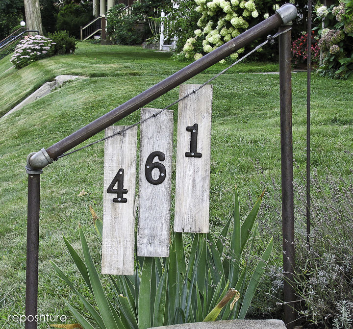 house numbers for ugly railing, curb appeal, pallet, one side