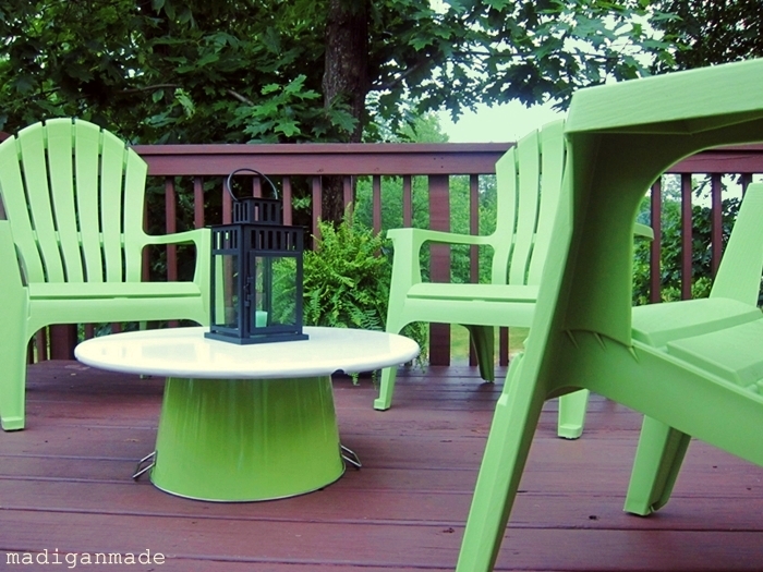 an inexpensive bright green outdoor update, decks, outdoor furniture, outdoor living, painted furniture, Turn a drink tub into a low coffee table