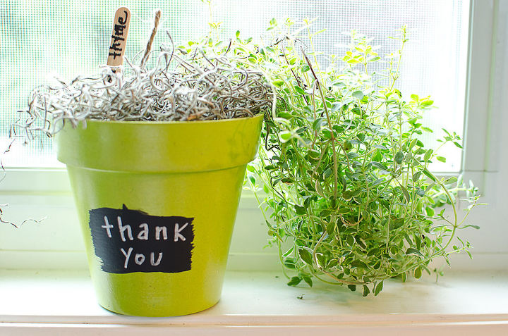 diy herb thank you gifts, chalkboard paint, crafts, gardening, Pretty on a kitchen windowsill or outside