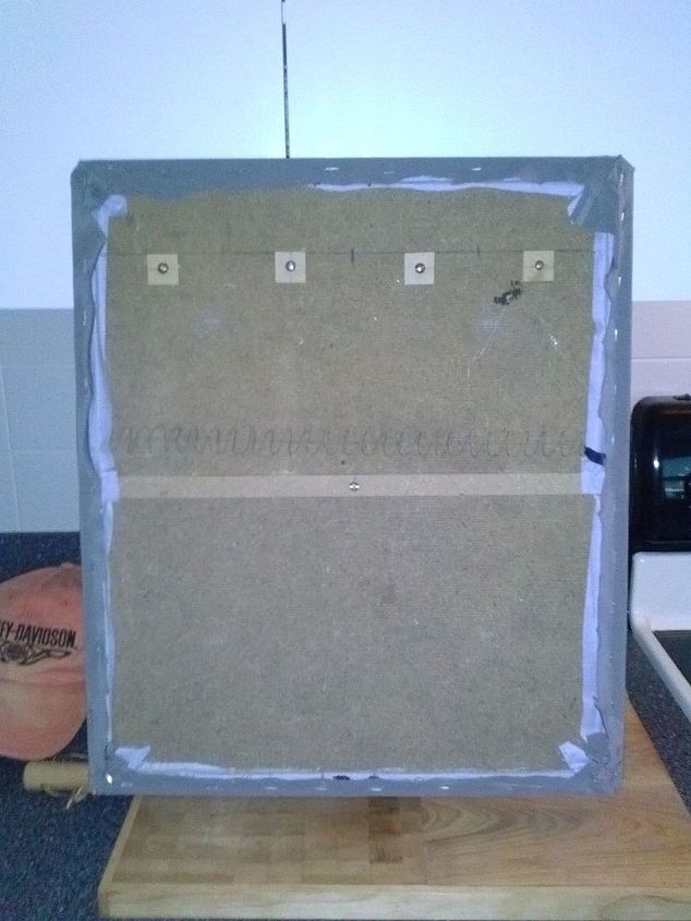 tablero de fotos convertido en almacn de joyas, Cubierto con una hermosa tela gris y reorganizado bloques de madera en la parte posterior
