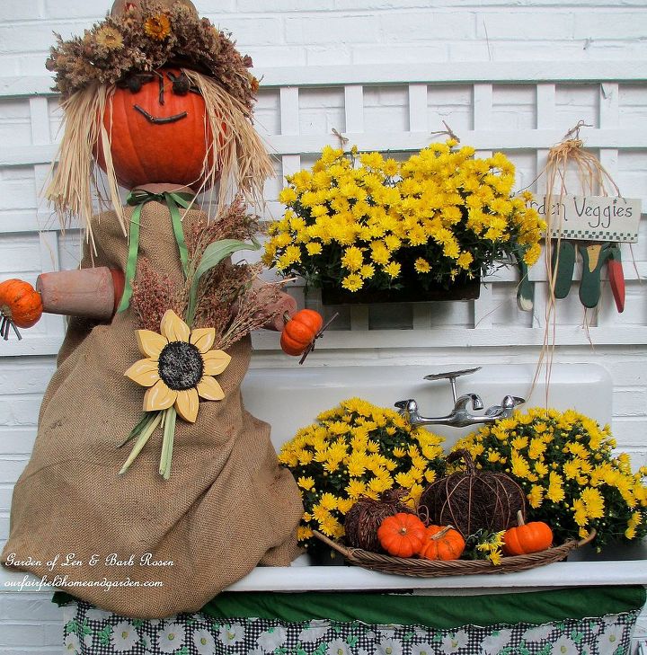 fall is in the air, flowers, gardening, seasonal holiday d cor, wreaths, Pumpkin Lady on the potting sink