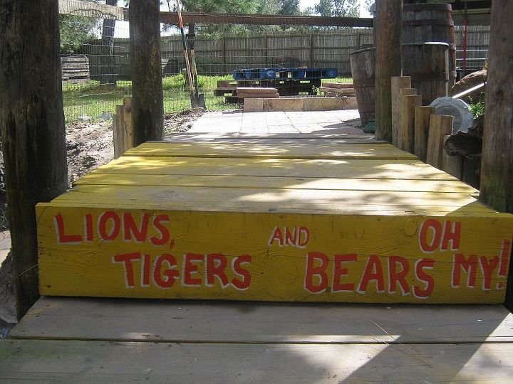 fort getaway, Lions Tigers Bears