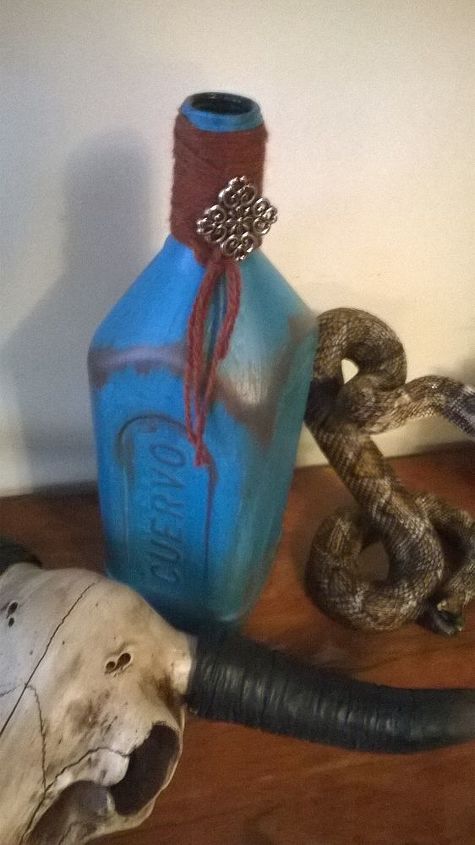 painted bottle, crafts, repurposing upcycling, Quick and easy