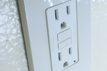 rules for gfci outlets and how to install one, bathroom ideas, diy, electrical