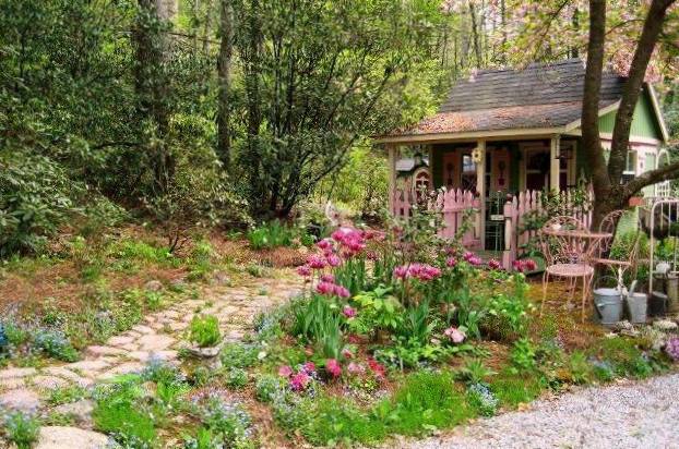 my potting shed aka crickhollow cottage, gardening, outdoor living, My potting shed during my favorite season We live in the Blue Ridge mountains on a wooded 25 acre property