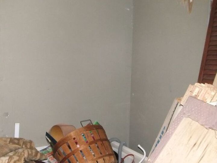 q ecconomic tool and building supplies search, diy, home improvement, tools, I hope to make this into a Master Bathroom It needs the walls redone as they did not remove siding nor did they use proper drywall for a bathroom and it is damaged anyway I need a way to cut drywall and studs And I need fixtures