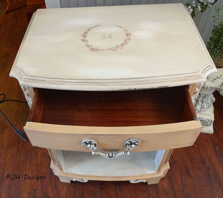 cute shabby chic end table makeover, painted furniture, shabby chic