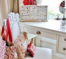 red and white christmas farmhouse, bedroom ideas, seasonal holiday decor