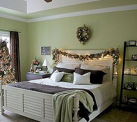 bedroom decked out for christmas, bedroom ideas, christmas decorations, seasonal holiday decor