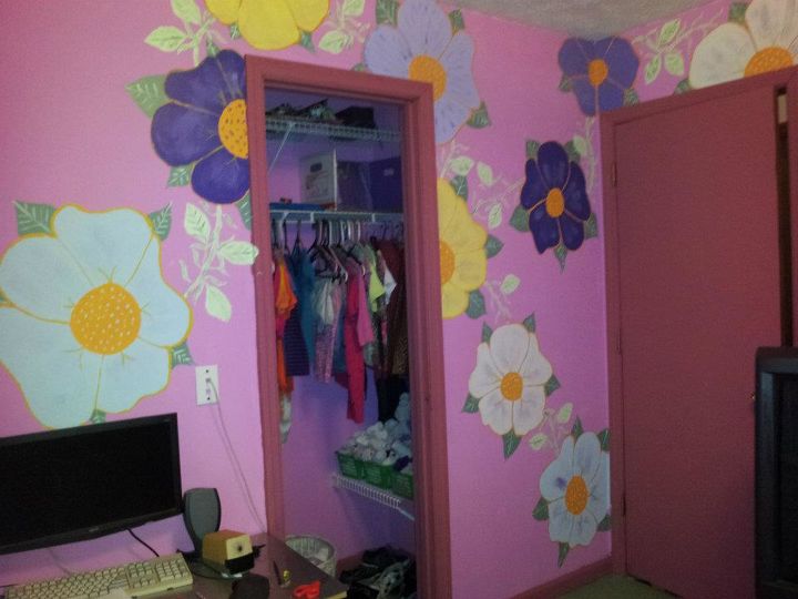 legend of zelda inspired her room, bedroom ideas, home decor, Her closet shelves on both sides to hold her clothes so there is no need for a dresser in her room I painted the flowers to resemble a vine covered wall