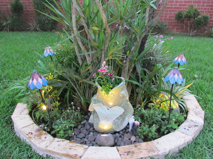 pots of gold, flowers, gardening, perennials, Added the spot light