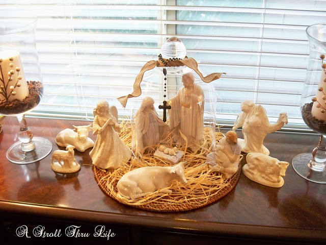 my nativity dining room, christmas decorations, seasonal holiday decor