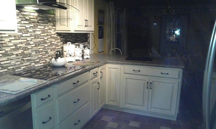 remodeling kitchen up to date to modern, diy, kitchen backsplash, kitchen design, cabinets are butternut mocha with accent brown trim
