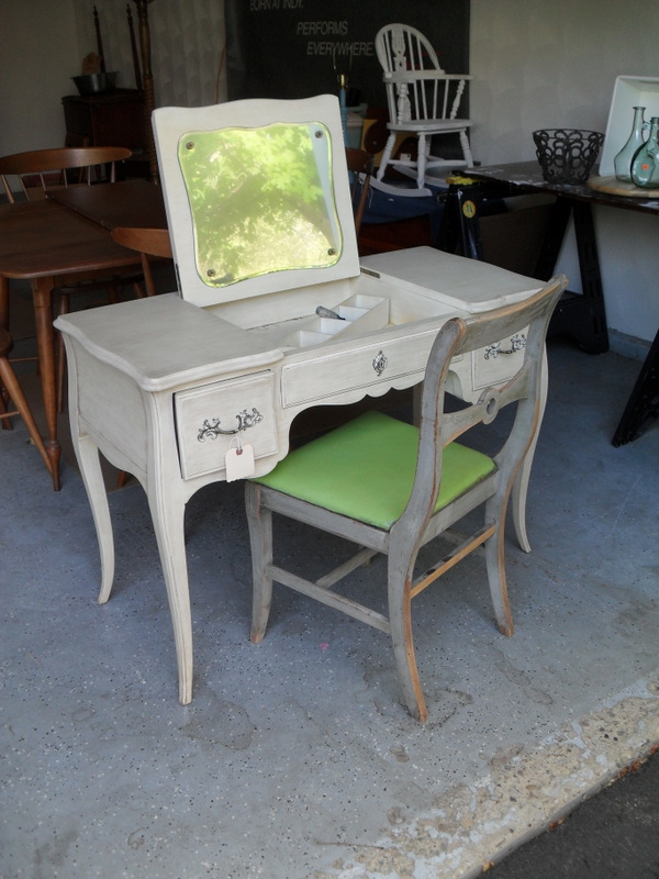 a vanity transformation with annie sloan chalk paint, chalk paint, painted furniture, An estate sale vanity and a consignment shop chair