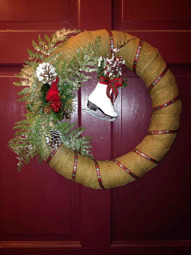my front door christmas wreath, christmas decorations, seasonal holiday decor, wreaths