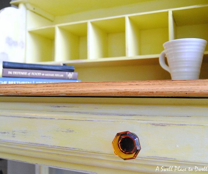 a shabby happy desk, painted furniture