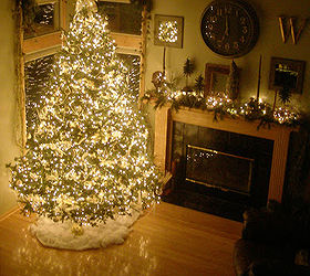glowing christmas tree decorating ideas and how to guide, seasonal holiday d cor, A Snow skirt