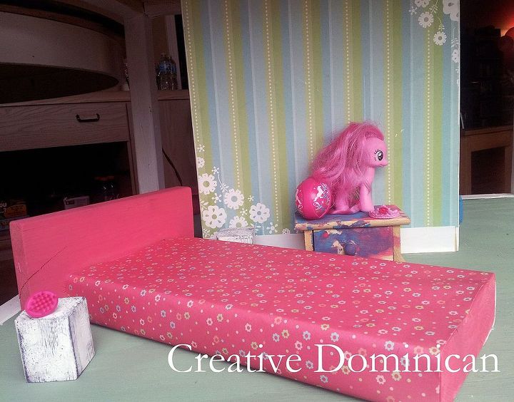 diy dollhouse, diy, woodworking projects, Bedroom 1