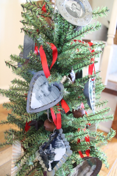 family tree ornaments, christmas decorations, crafts, decoupage, seasonal holiday decor, Hang all of your ornaments on a small tree for a family tree display
