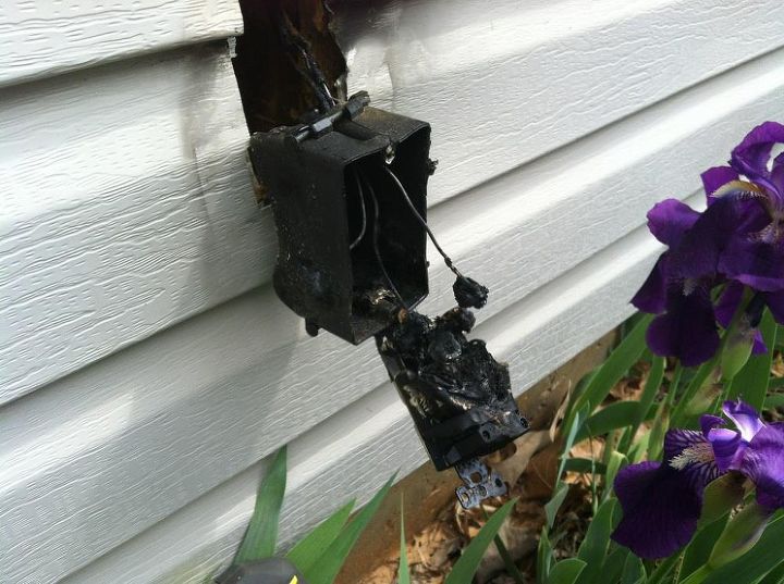 outlet almost catches house on fire, electrical, home maintenance repairs, Outlet almost catches home on fire