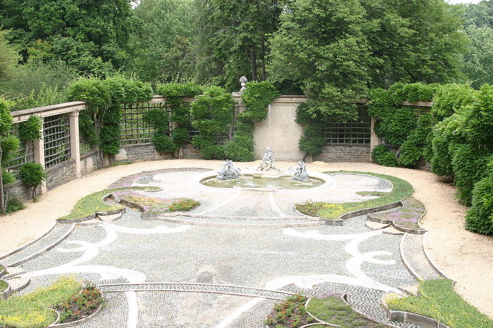 if you are looking for great public gardens to visit this summer check out dumbarton, pebble garden at Dumbarton Oaks