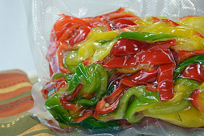 how to freeze home grown peppers, gardening, homesteading, Freeze peppers in the amount needed for a single recipe or flash freeze to be removed by the handful as needed If you have not had the opportunity to grow your own peppers this year check out your nearby farmers market