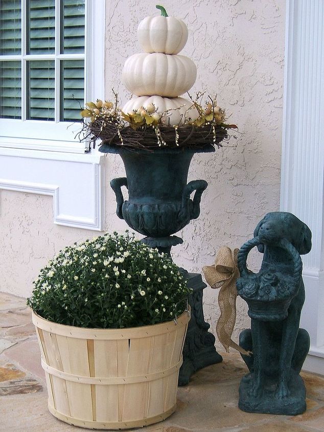 simple fall front porch, porches, seasonal holiday decor, A basket of white Mums