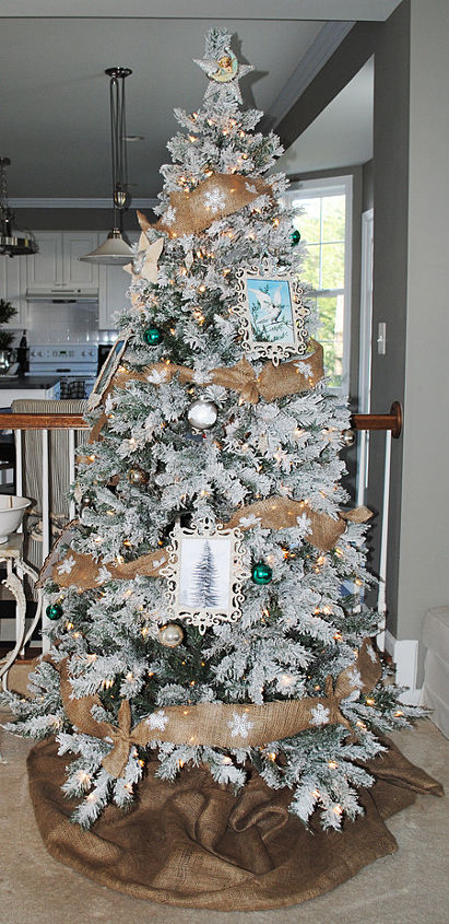 my holiday house tour, christmas decorations, doors, seasonal holiday decor, wreaths, My flocked Christmas Tree