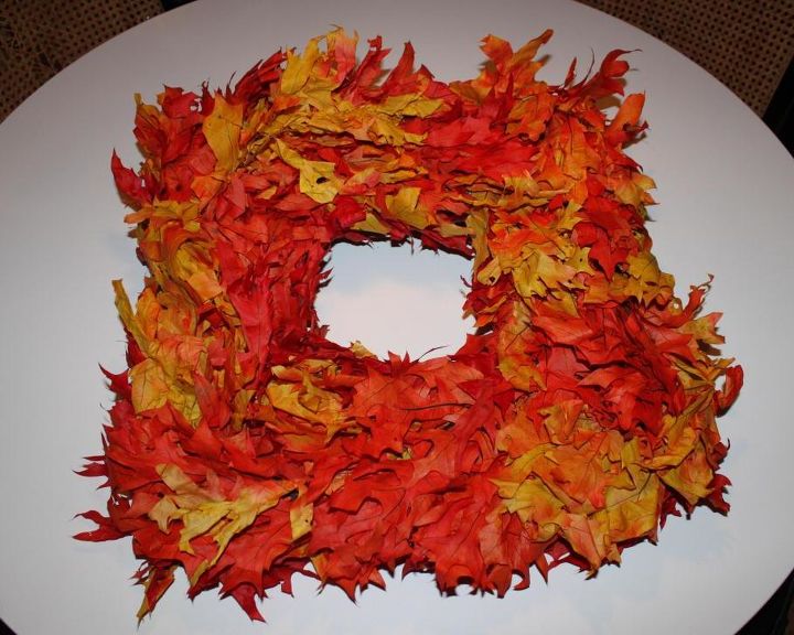 square autumn leaf wreath, crafts, seasonal holiday decor, wreaths, Perfect simple square autumn leaf wreath