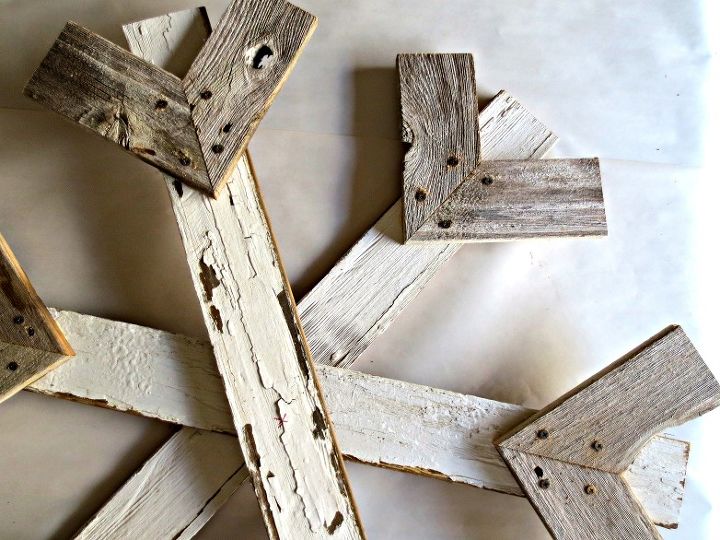 reclaimed wood snowflake winter decor myalteredstate, crafts, repurposing upcycling, seasonal holiday decor, woodworking projects, Bottom layer