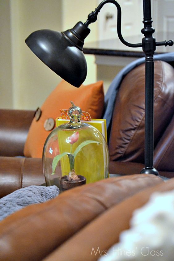 3 dicas essenciais para decorar um sof de couro